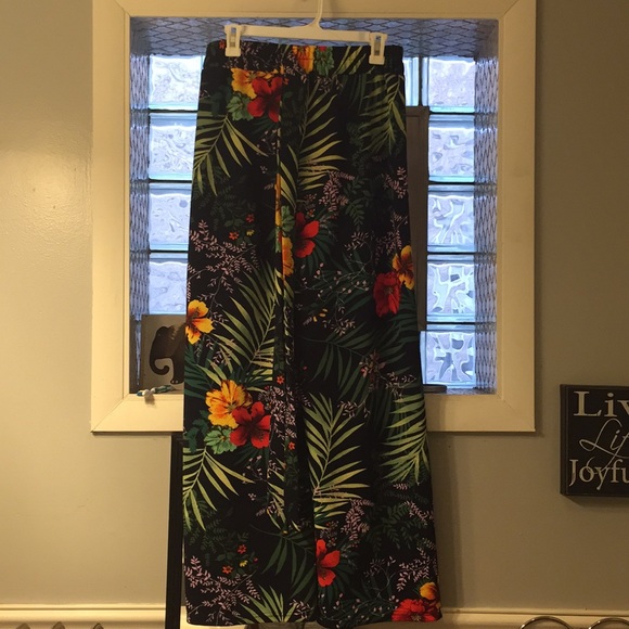 Hey! These are some pants I a few months ago - Picture 2 of 3